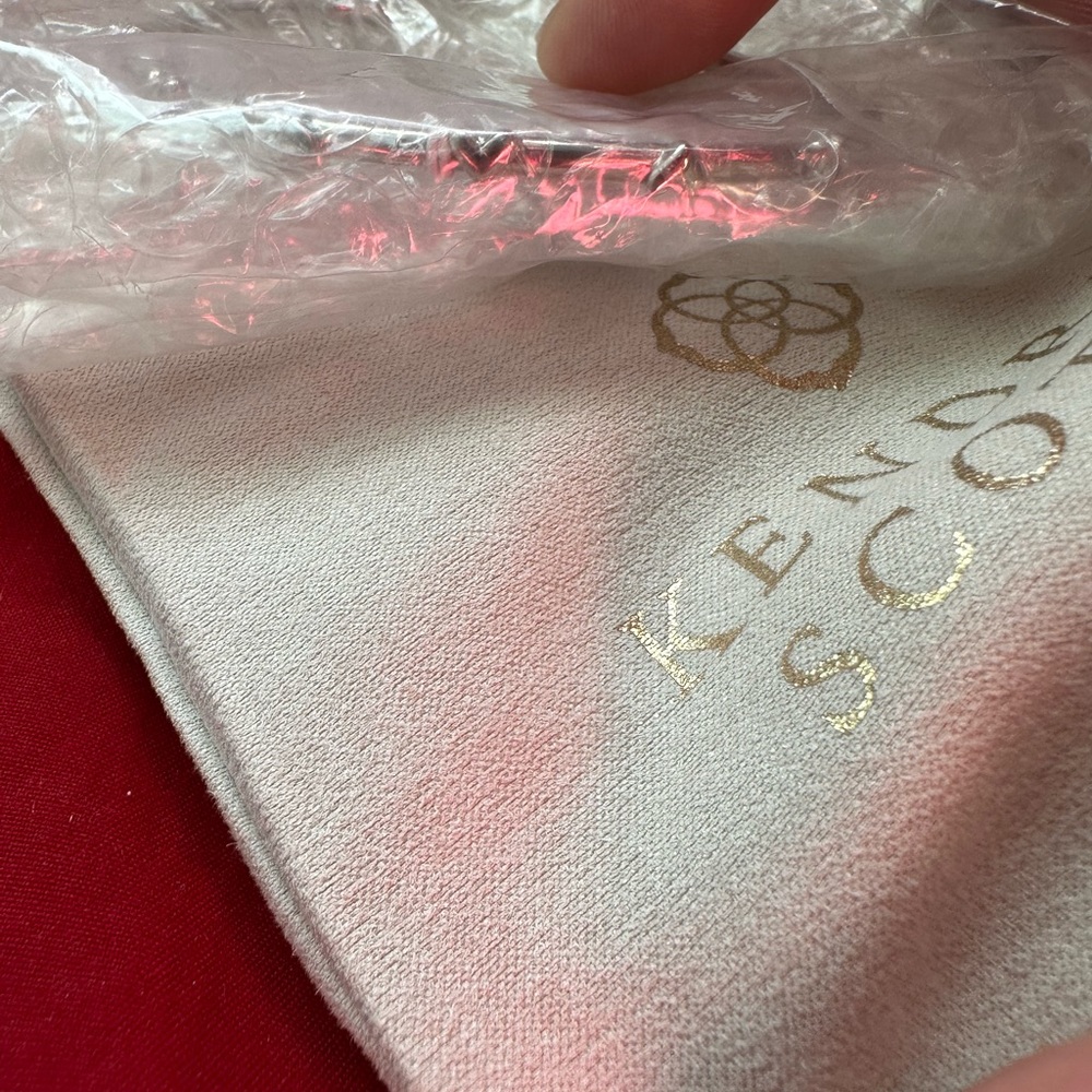 NWT Kendra Scott Ari Bangle